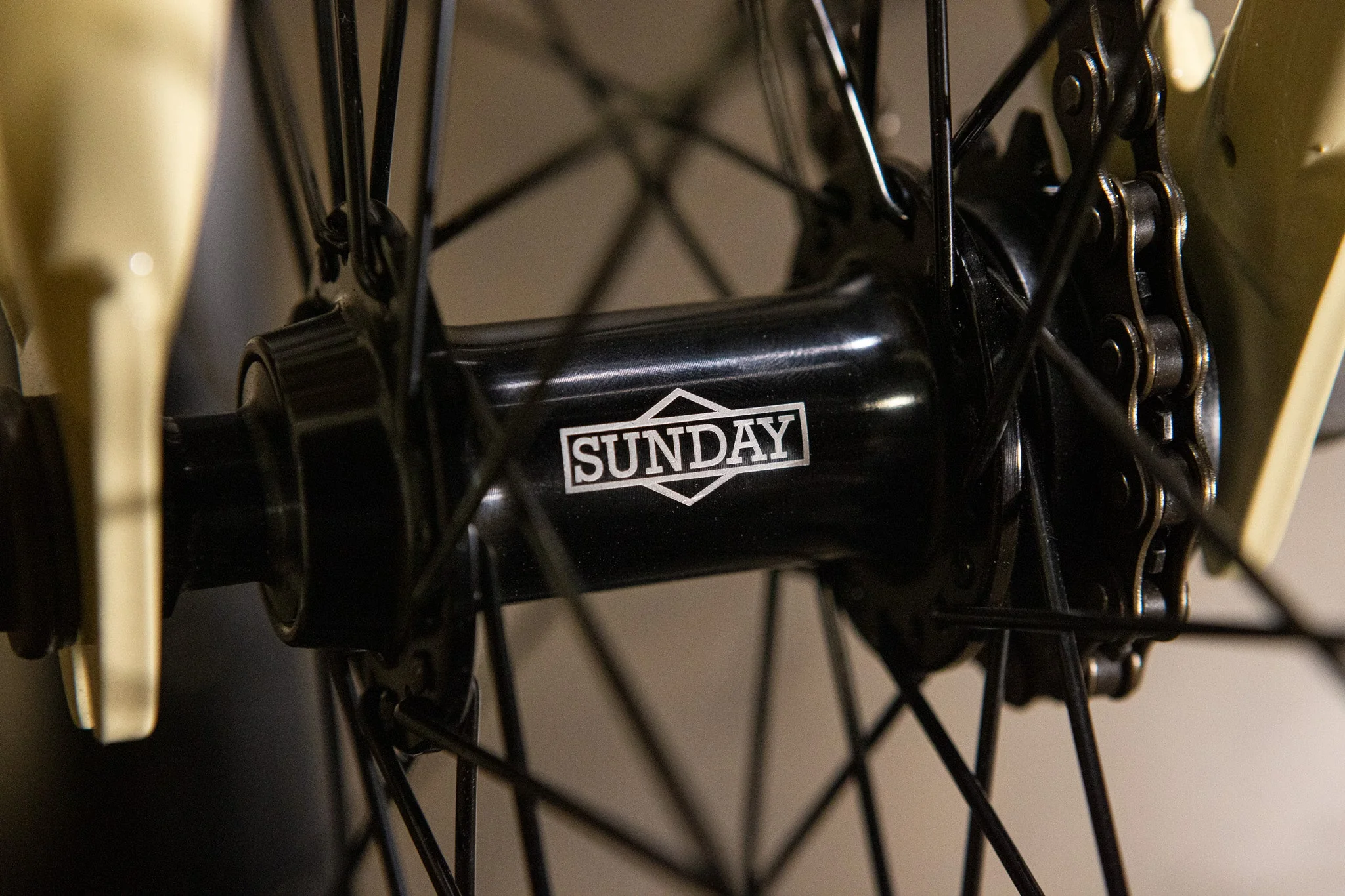 Sunday High C 29″ Gloss Classic White with 23.5″ tt Sunday High C 29" Gloss Classic White with 23.5" tt